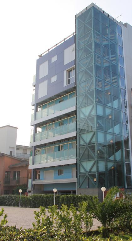 Residenza Edda Apartment Lignano Sabbiadoro Cameră foto