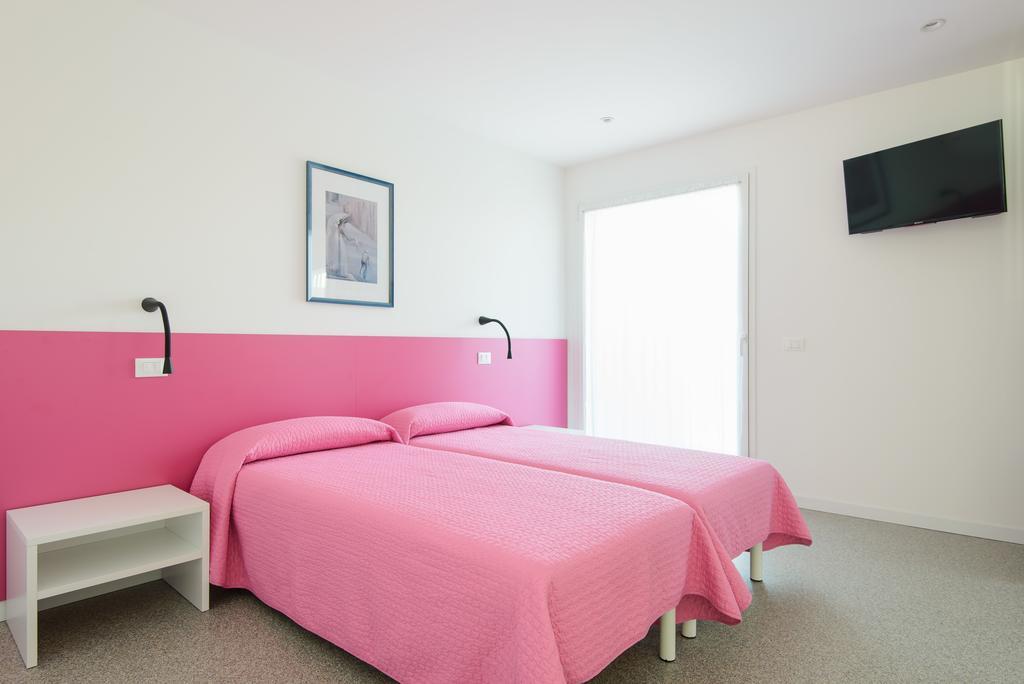 Residenza Edda Apartment Lignano Sabbiadoro Cameră foto
